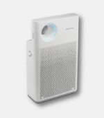 두께가 7.2인치에 불과한 슬림 에어 공기청정기의 측면 모습과 콤팩트한 사이즈 체감 컷.