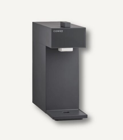 세련된 차콜 블랙 컬러의 코웨이 스위치 정수기 P-2201N - 전원 연결이 필요 없는 슬림한 무전원 직수형 디자인