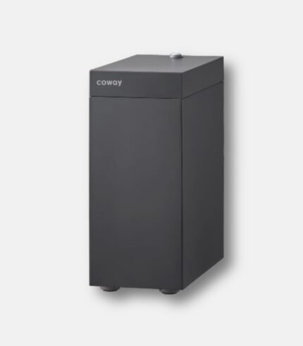 코웨이 P-2211N 스위치 언더싱크 정수기 차콜 블랙 모델의 슬림한 측면 디자인과 콤팩트한 본체 크기